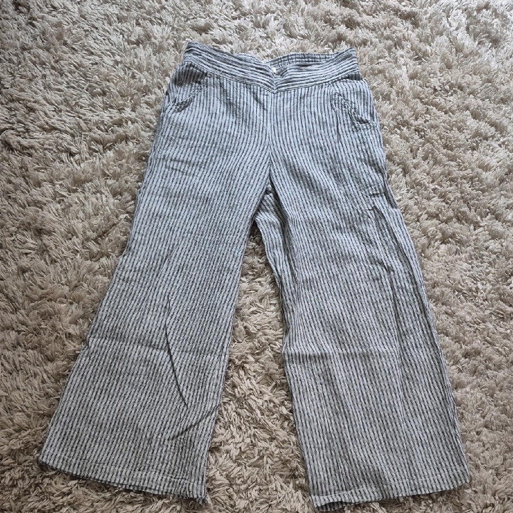 Max Studio Black and White Striped Pants